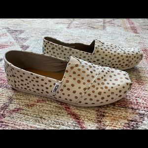 NWT TOMs Women’s Classic Slip-Ons, Rose Gold and Natural Canvas